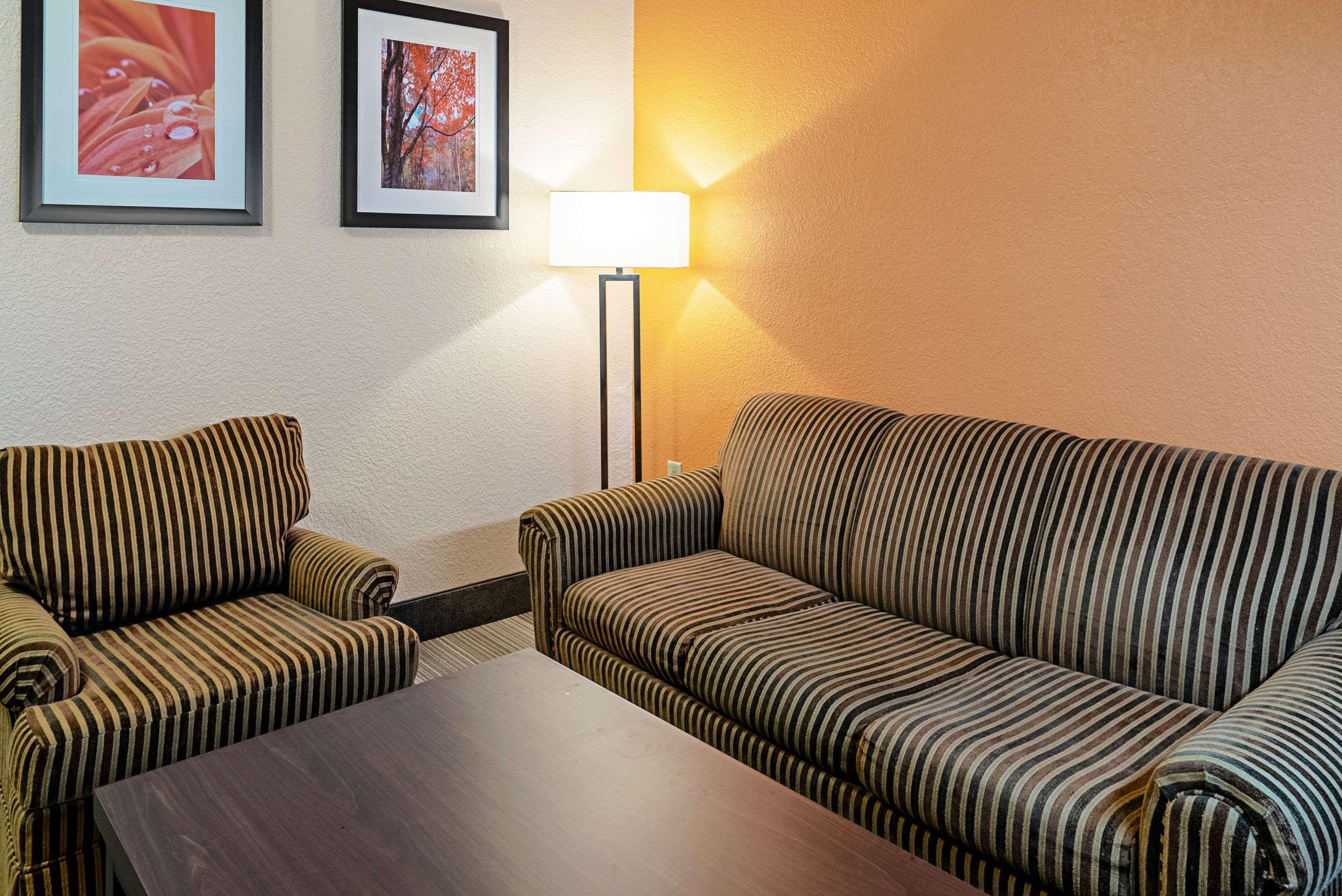 Quality Inn & Suites Robbinsville Eksteriør billede