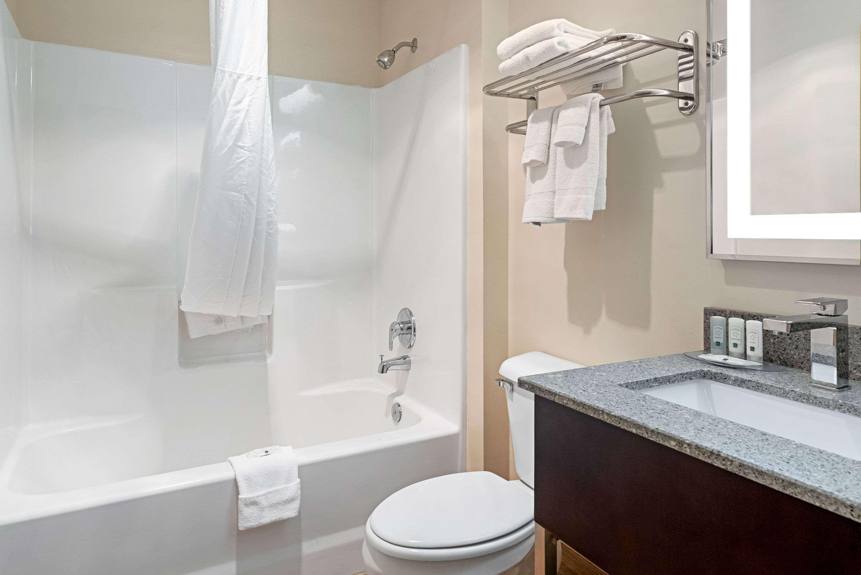 Quality Inn & Suites Robbinsville Eksteriør billede