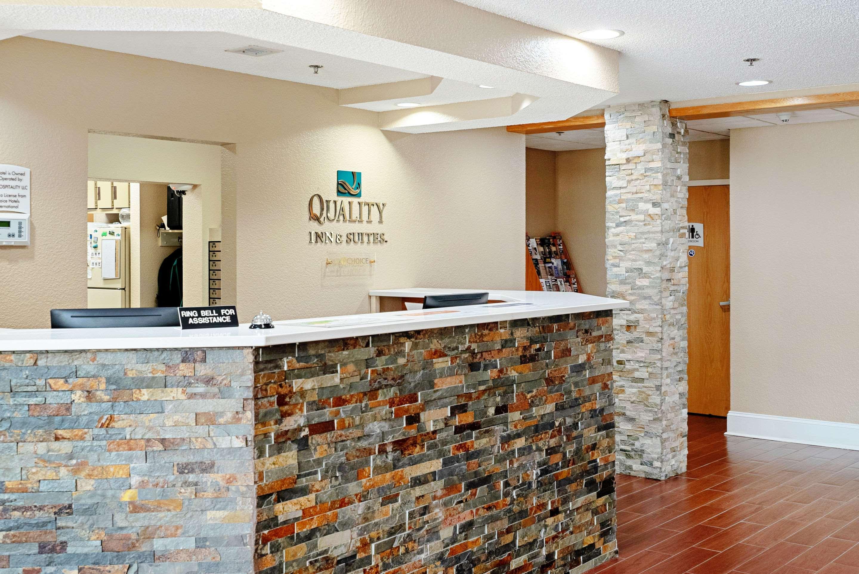 Quality Inn & Suites Robbinsville Eksteriør billede