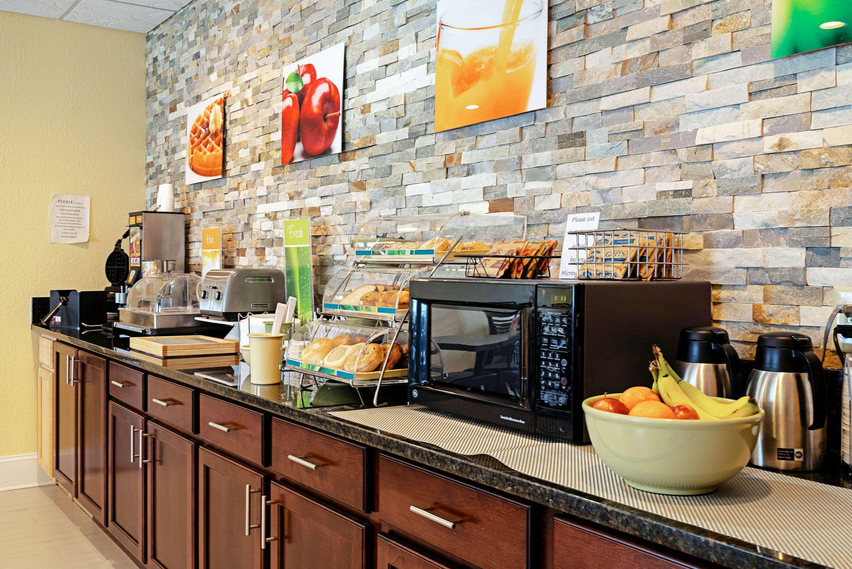 Quality Inn & Suites Robbinsville Eksteriør billede