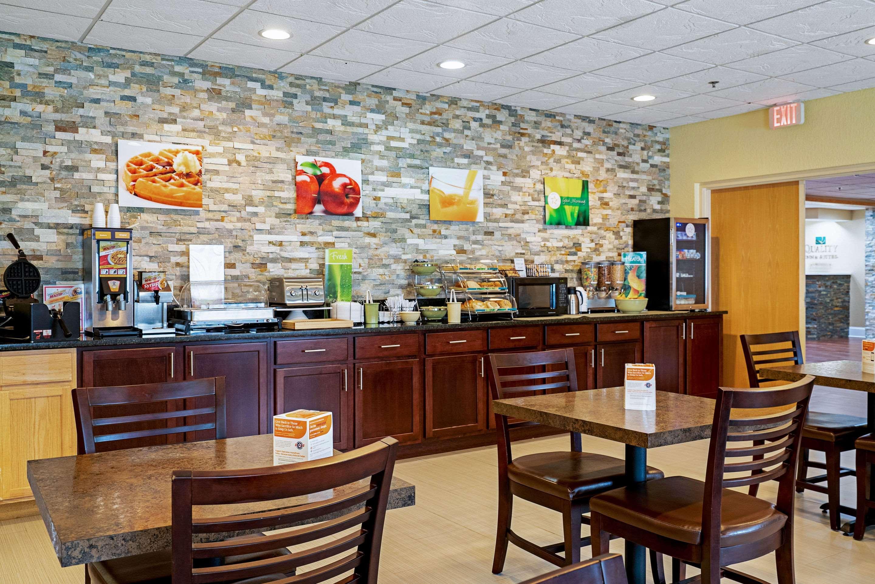 Quality Inn & Suites Robbinsville Eksteriør billede