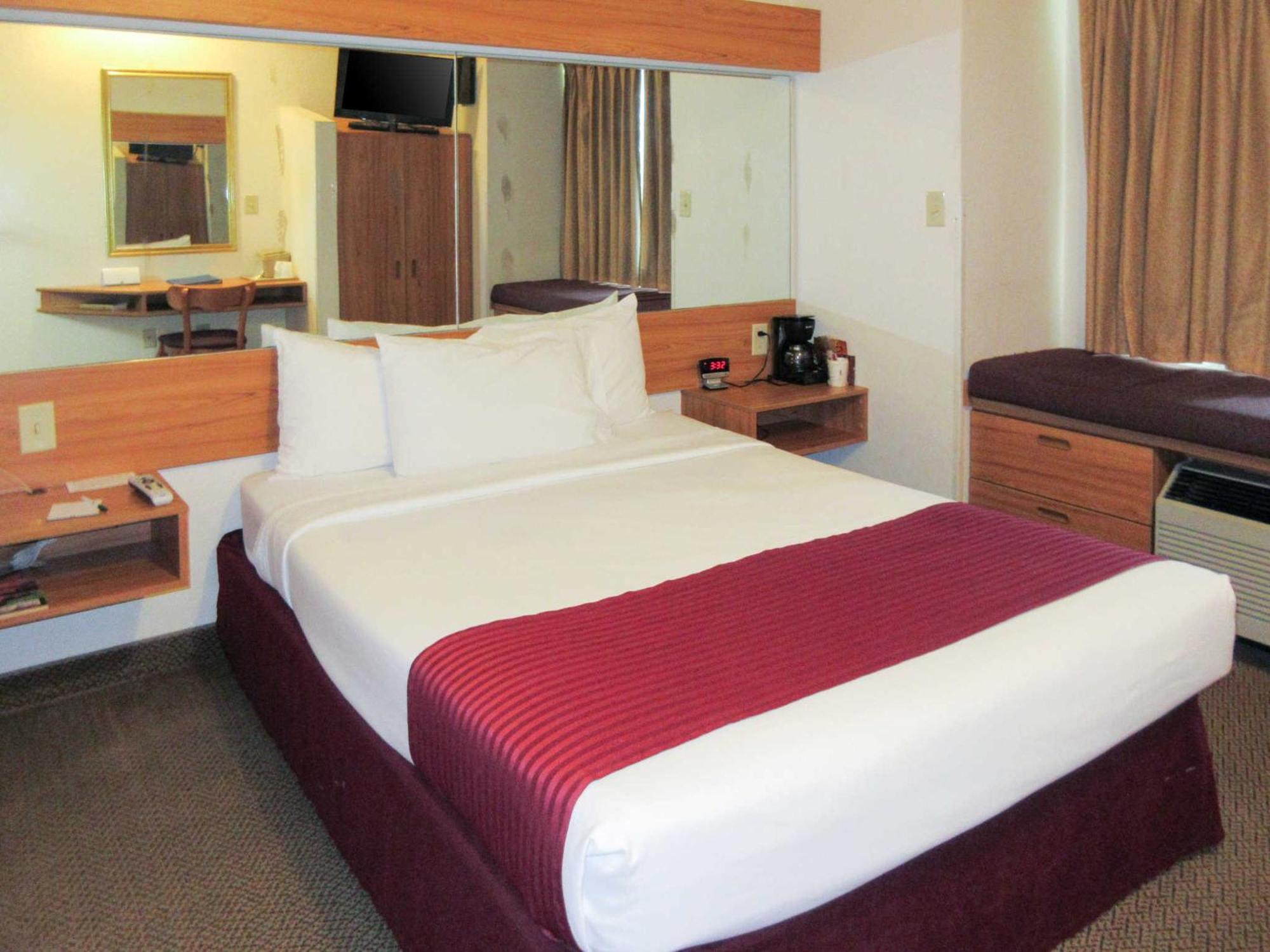 Quality Inn & Suites Robbinsville Eksteriør billede
