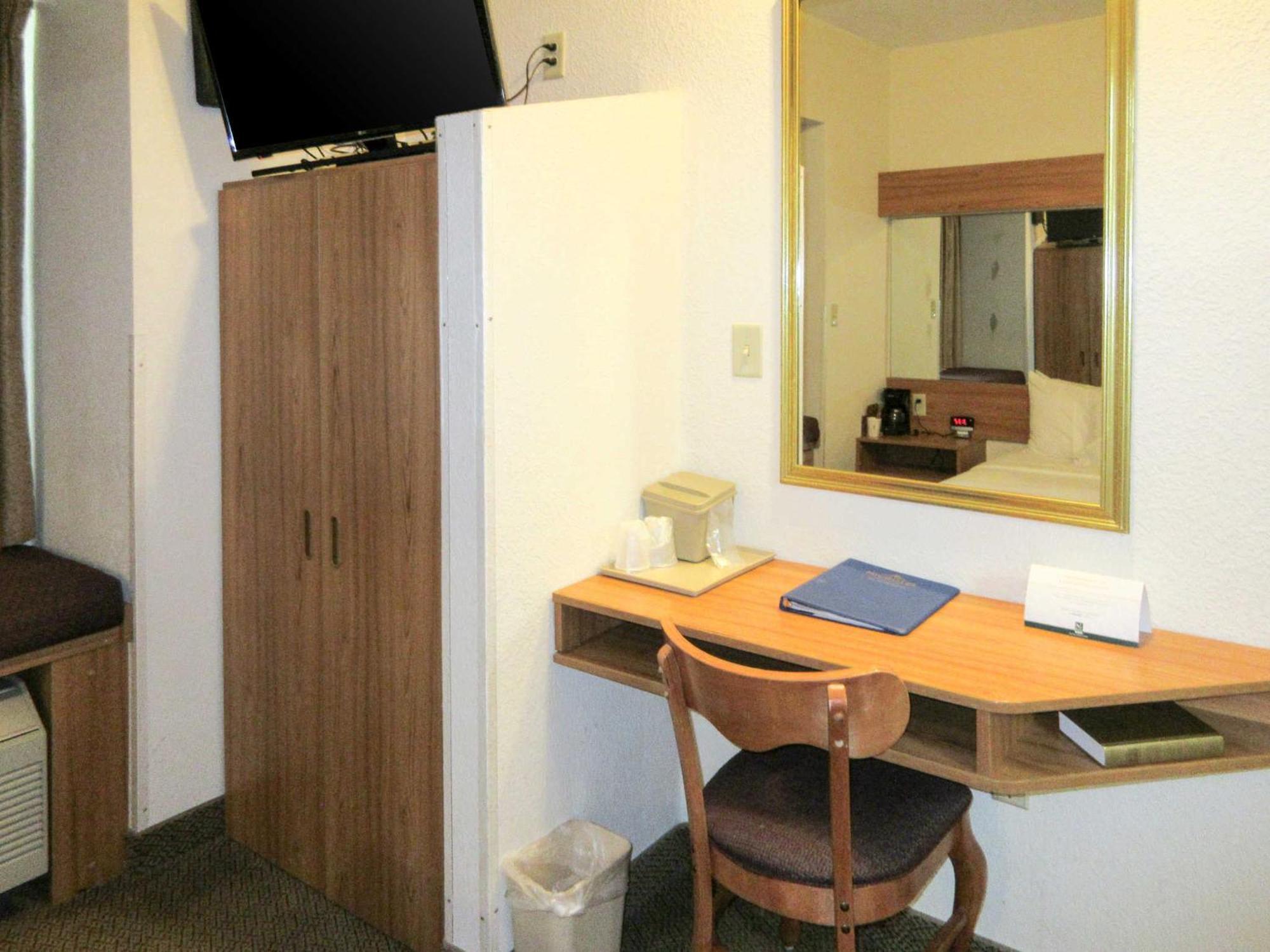 Quality Inn & Suites Robbinsville Eksteriør billede