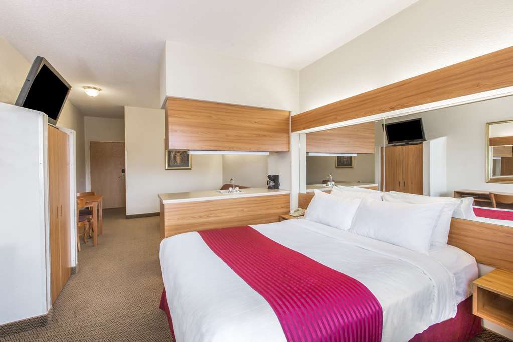 Quality Inn & Suites Robbinsville Værelse billede